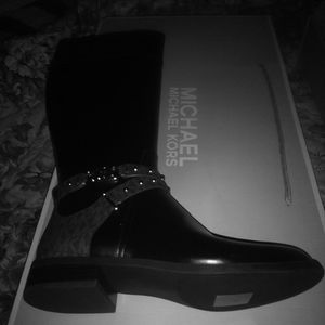 6.5 Micheal kors women boots
